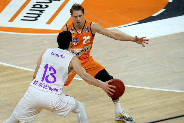 轰炸般的传 轰炸般的传