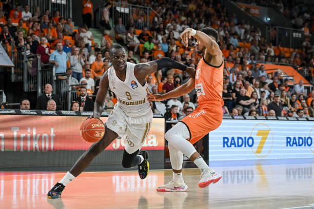 队友配合默 队友配合默