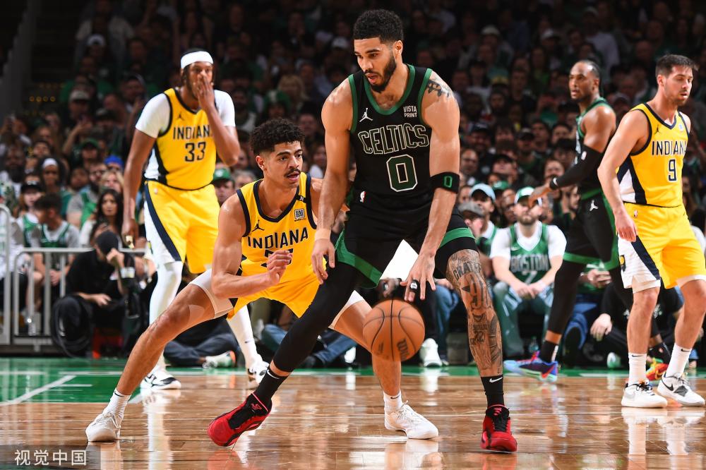 更是观察两 更是观察两