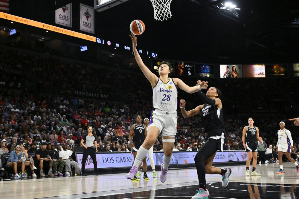 态却显得十 态却显得十